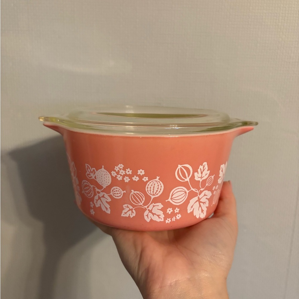 Vintage Pyrex Pink Gooseberry 473 1 QT  with Lid